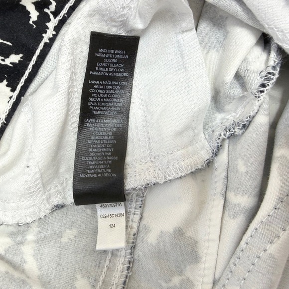 Chico's So Lifting Crop Pants 0.5 (S) Black White Floral Damask Slimming Stretch - Picture 5 of 8